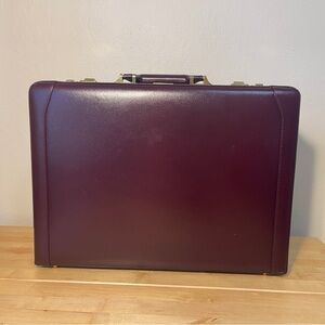 U.S. Luggage New York Burgundy Leather Vintage Expandable Briefcase